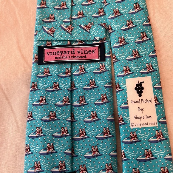 Vineyard Vines Jetskiing Tie - Picture 3 of 5